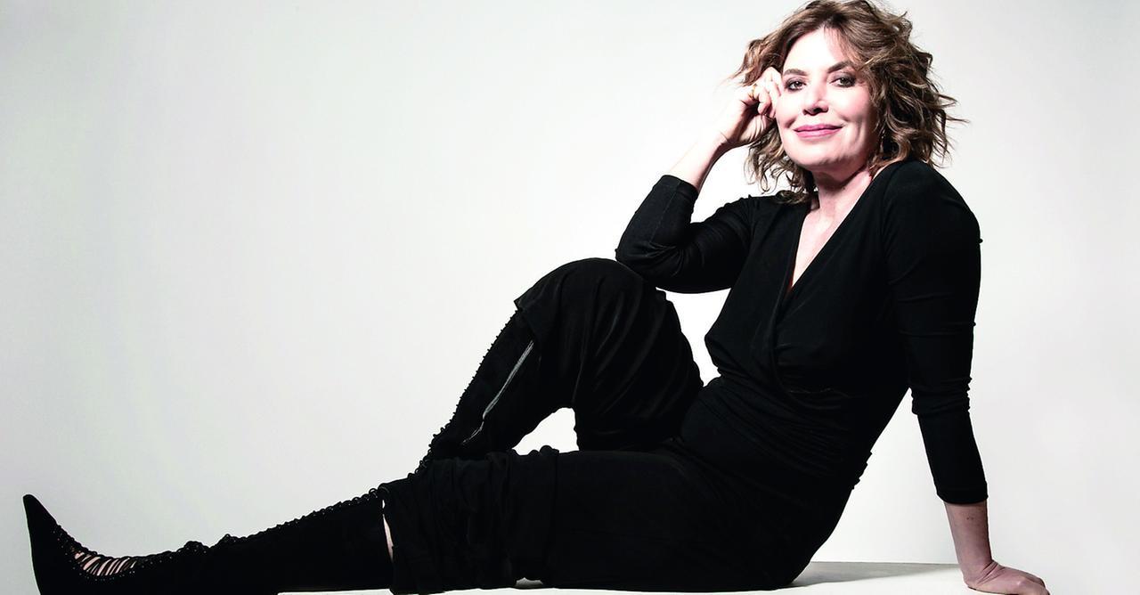 Sabina Guzzanti: «Il web è gestito dalle multinazionali, dobbiamo lottare per rendere più trasparenti gli algoritmi»