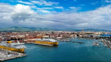Livorno, licenziato delegato sindacale: «Pronti a bloccare il porto»