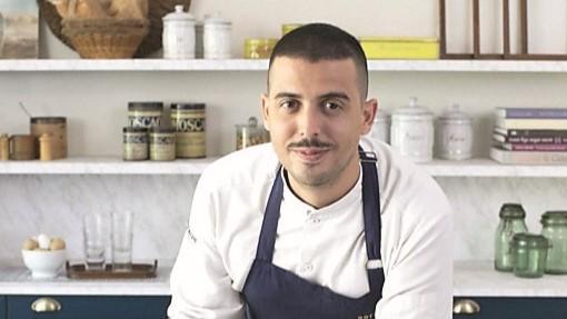 Lo chef Nicola Bonora, 34enne originario di Torregrande (Oristano)