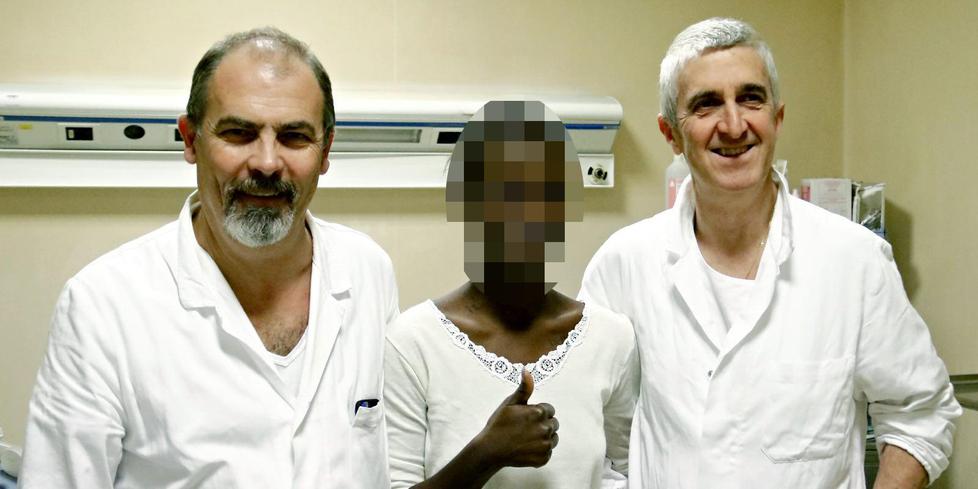Paolo Roncucci ex primario della Rianimazione a destra con Spartaco Sani e una paziente