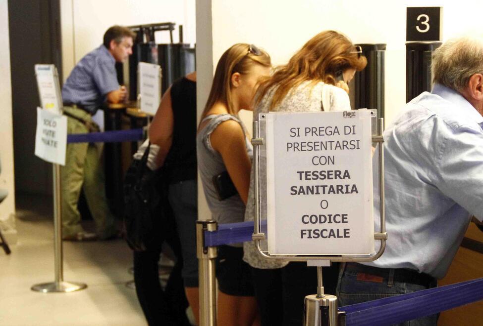 Ticket da pagare in anticipo. «Ma la visita non si nega»