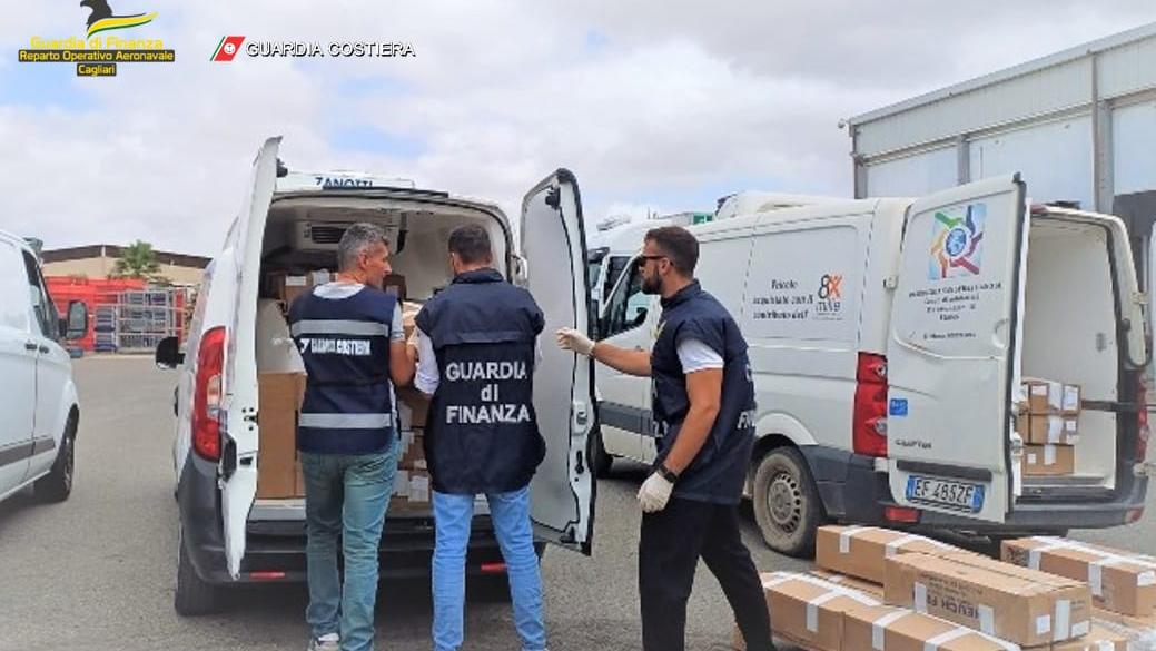 Cagliari, sequestrate 108 tonnellate di pesce non tracciato