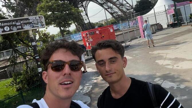 Jacopo Morelli e Simone Mirenda appena arrivati a Parigi