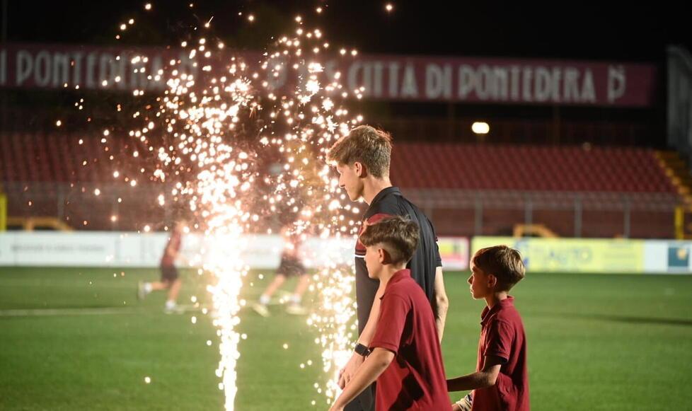 Pontedera Vittoria e passerella La festa granata diventa doppia