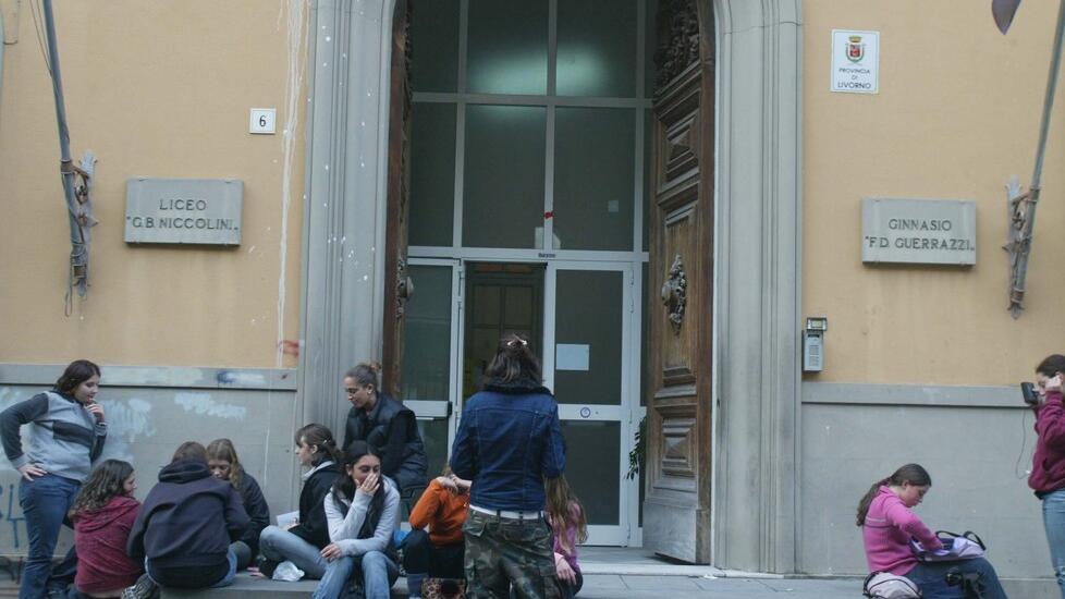L’ultimo colpo al liceo Classico di Livorno: studenti spostati in via degli Asili