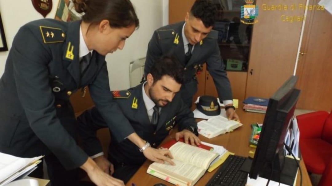 Cagliari, fatture false per 200 milioni di euro: grande magazzino nei guai