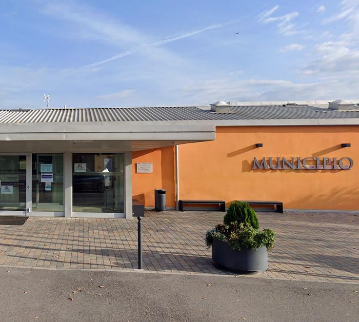 Poggio Renatico: entra e minaccia di darsi fuoco. Evacuati gli uffici del municipio