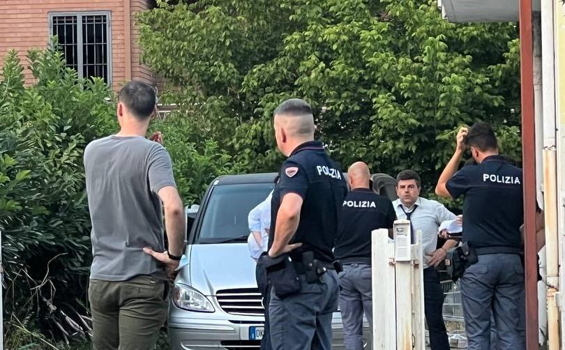 Modena, donna trovata morta in casa