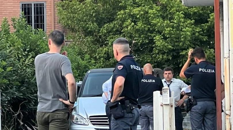 Modena, donna trovata morta in casa