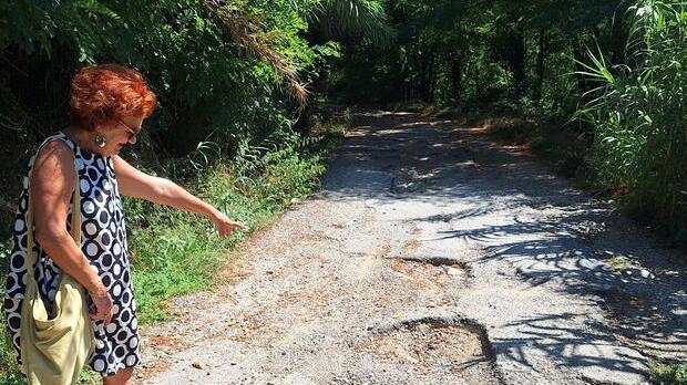 Pistoia, quella strada di nessuno ormai impraticabile dalle auto