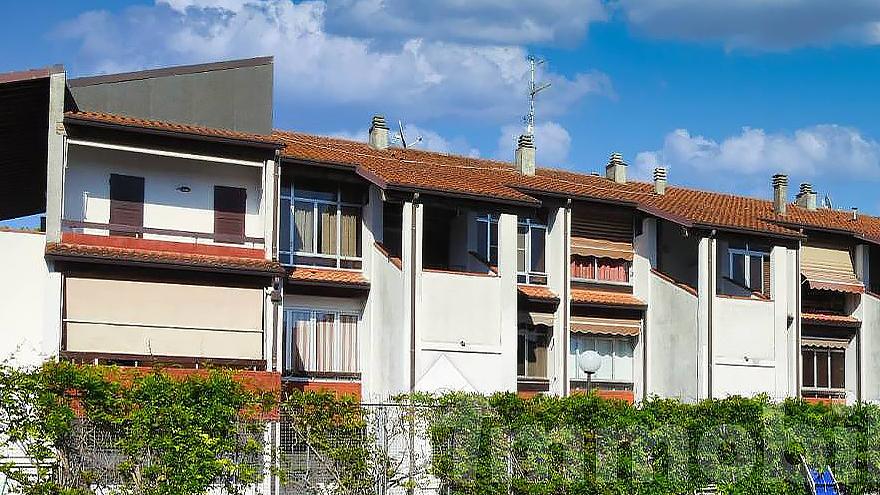 Lido Spina, bollette insolute, famiglie e attività a secco