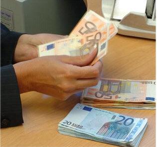 Lucca, medico truffato dall’amico bancario: spariti risparmi per 209mila euro<br type="_moz" />
