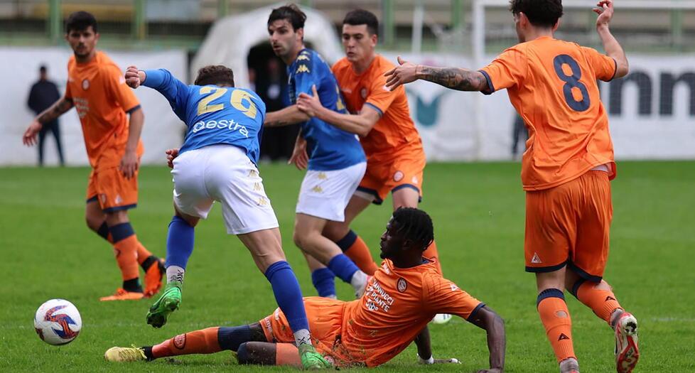 Nella foto qui sopra i giocatori dello Zenith Prato che esultano dopo una vittoria