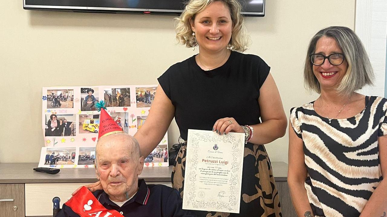 Luigi Petruzzi con la sindaca Lucarini e la figlia Veronica