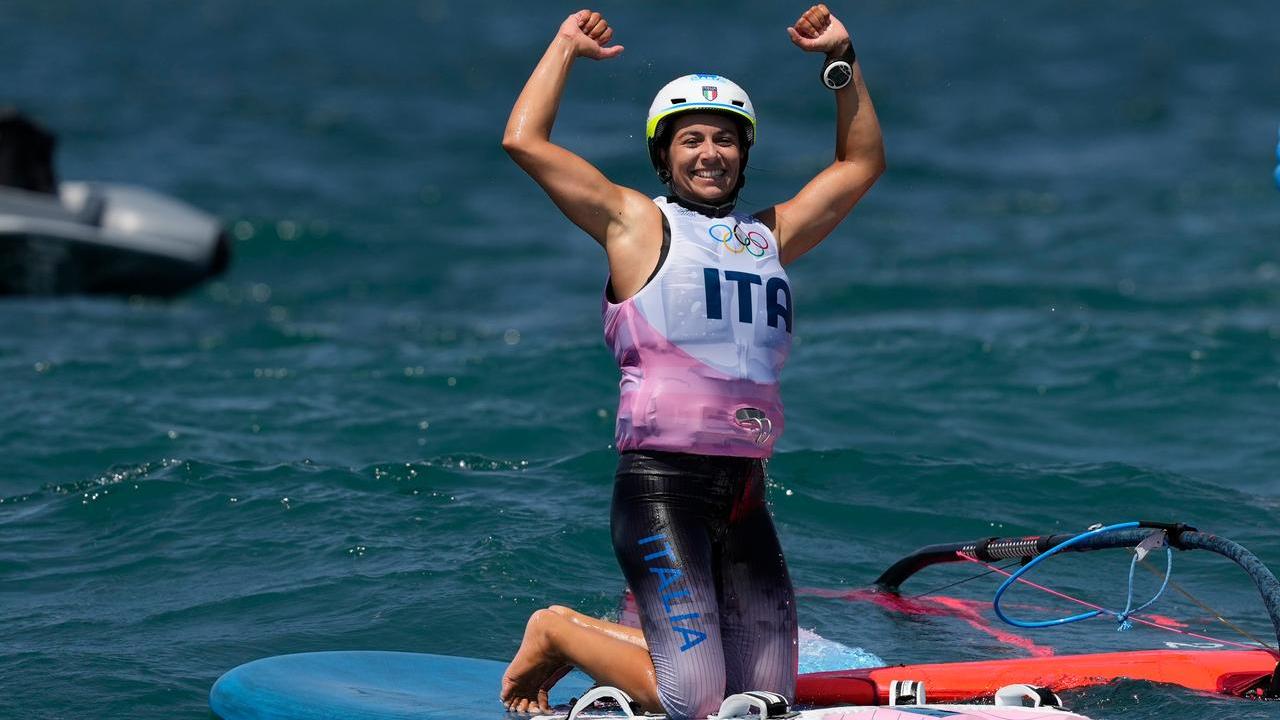 Spettacolare a Parigi: Marta Maggetti vince l’oro nel Windsurf