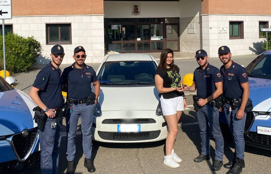 Modena, la polizia ritrova un’auto rubata