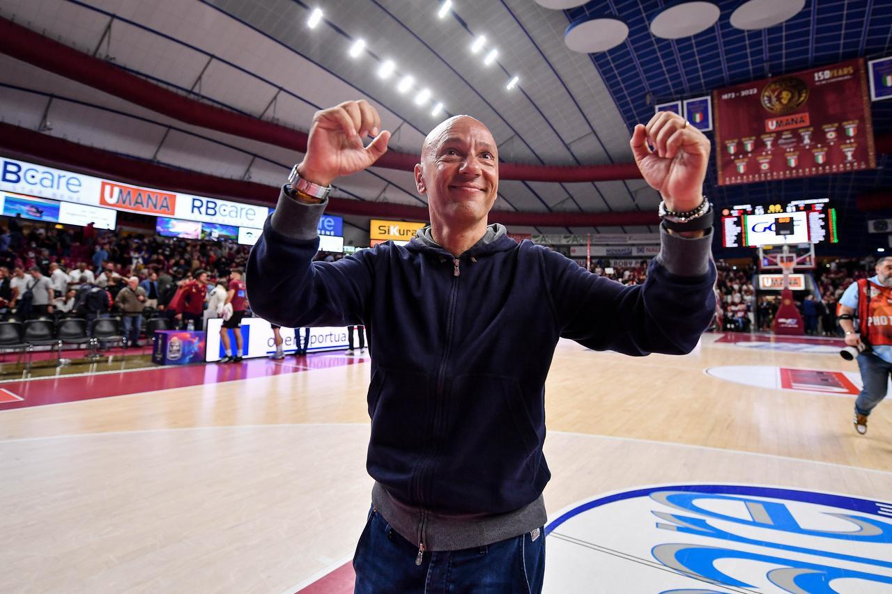 Stefano Sardara: «Voglio gente che dorma con la maglia della Dinamo addosso»