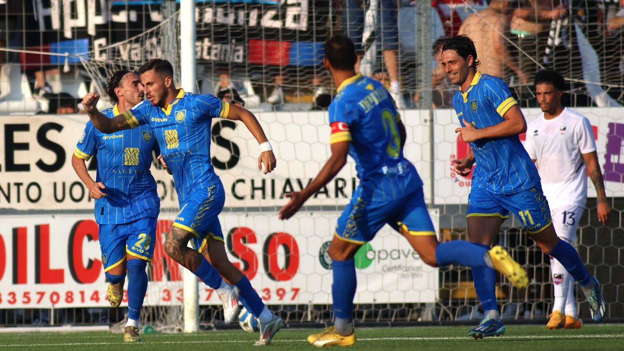 
	La Carrarese batte il Catania al Dei Marmi (Foto Carrarese calcio)

