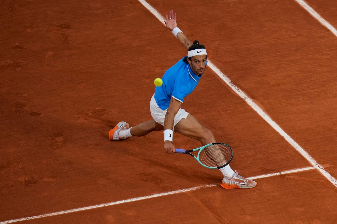 Tennis, Lorenzo Musetti conquista una storica medaglia di bronzo