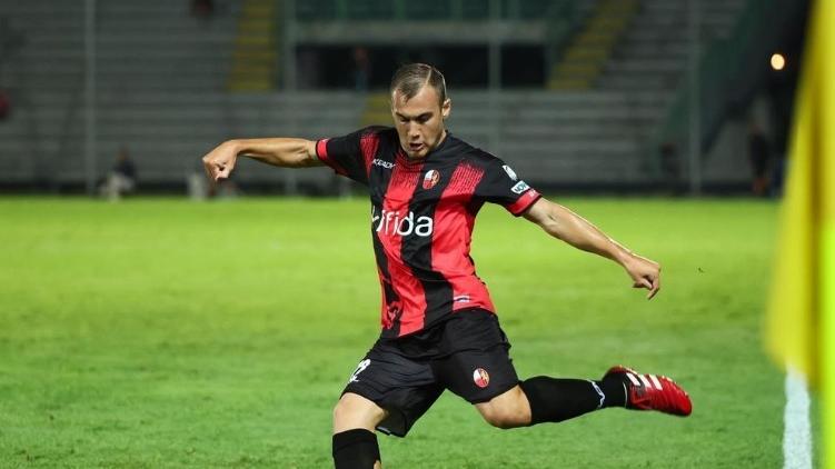 Elia Visconti con la maglia della Lucchese in una foto del suo profilo Instragram