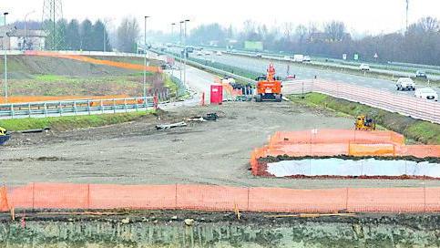 Complanarina di Modena, la chiusura del cavalcavia sull’autostrada A1 slitta di un anno