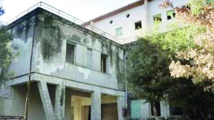 L’isola del “non finito”, l’ex albergo Esit di Santu Lussurgiu è diventato un rudere