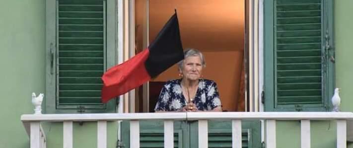 Ornella “Nunziatina” Monti al terrazzo di casa