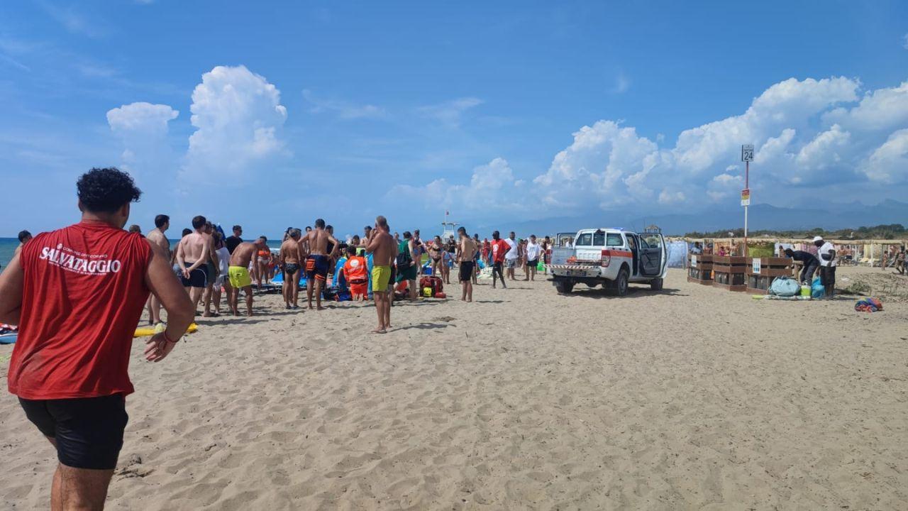
	Il salvataggio sulla spiaggia di Marina di Vecchiano

