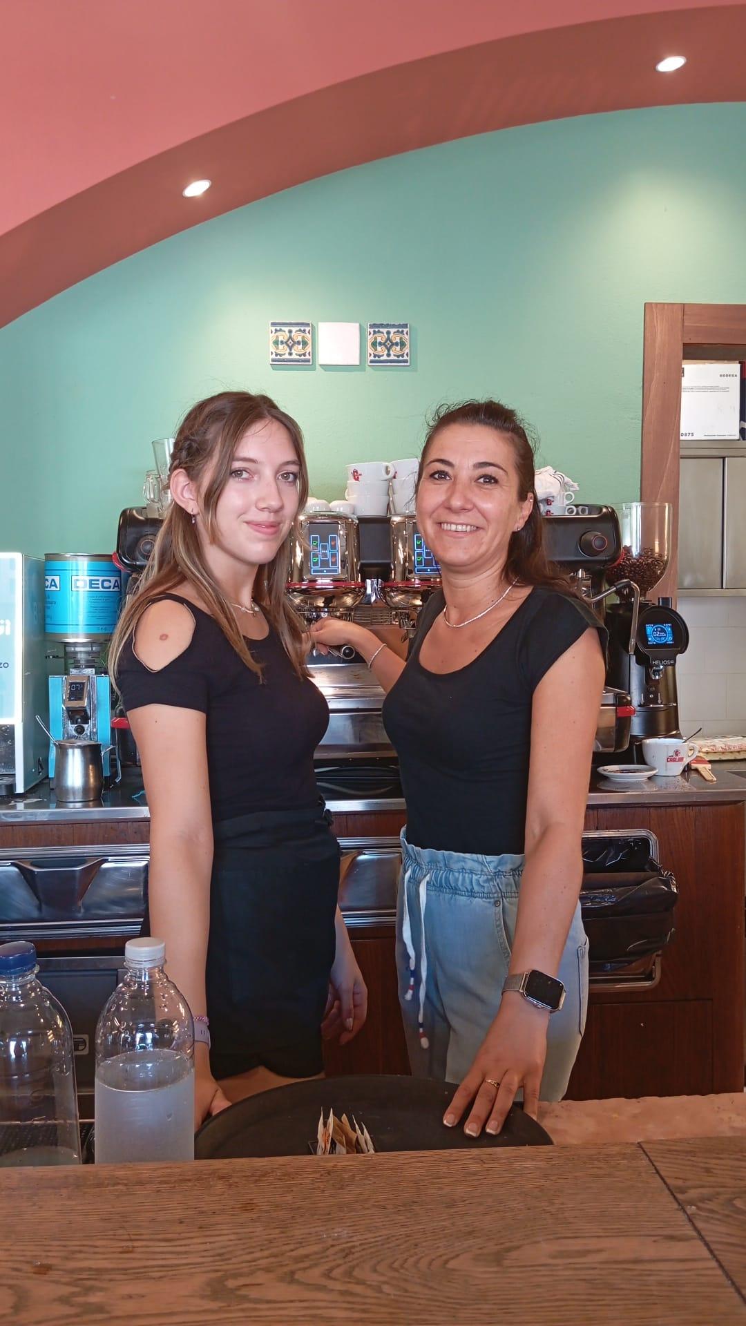 
	Alessandra&nbsp; e Stfania del bar Sotto Spirito di Carpineti

