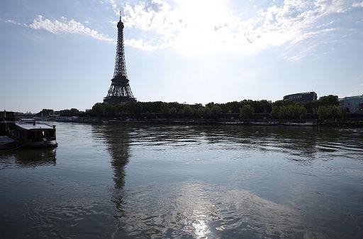 Scoppia il caso sulla Senna: triatleta belga con sospetto caso di escherichia coli