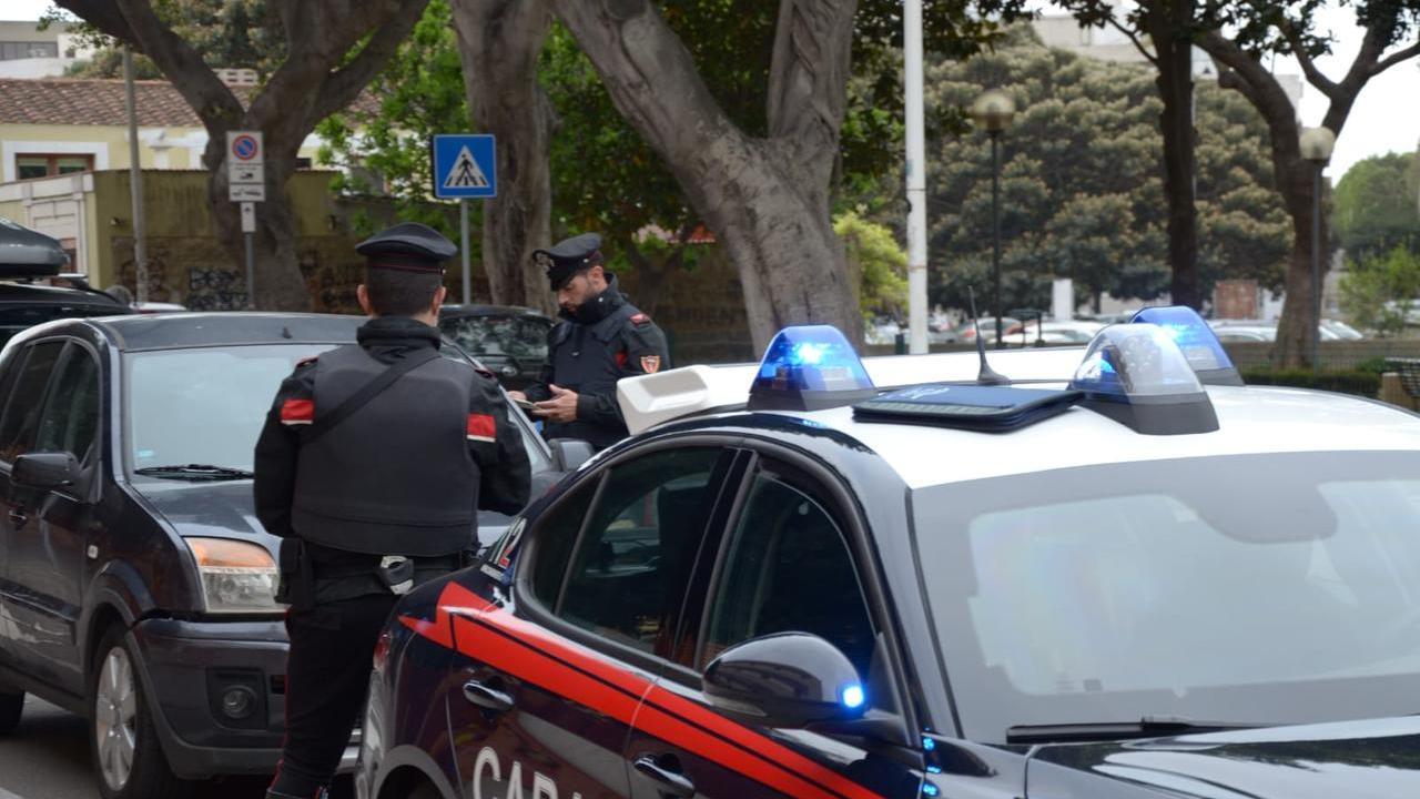 Minaccia la madre e aggredisce i carabinieri: 50enne di Villaputzu finisce ai domiciliari