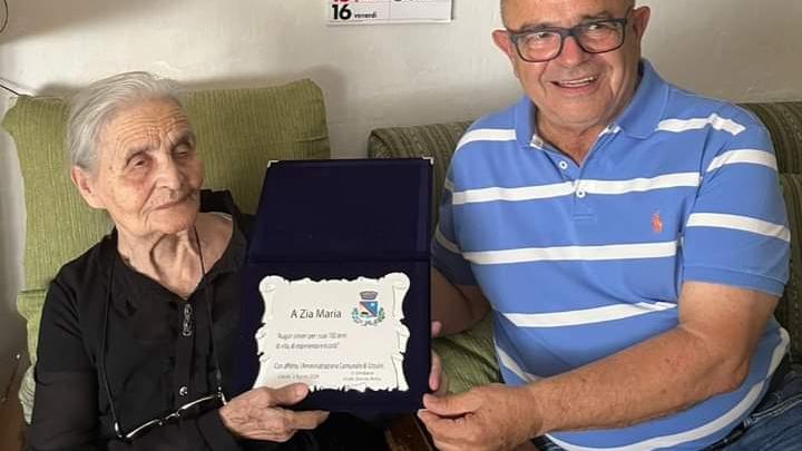 Urzulei festeggia la nuova centenaria zia Mariedda Mulas