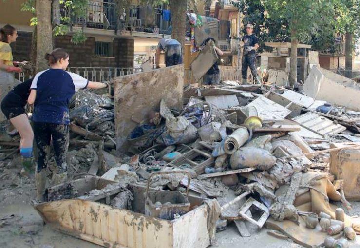 Alluvionati, 6mila euro per i danni dentro le abitazioni private: è scontro