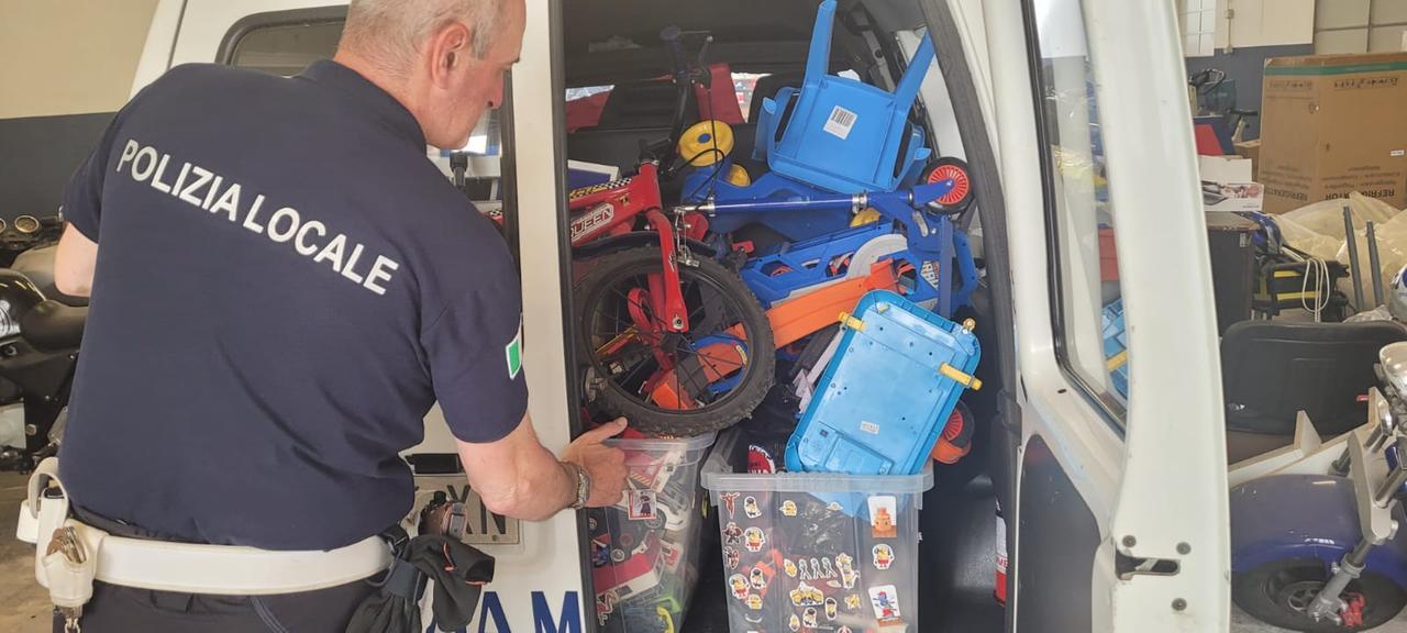 Sassari, la Polizia locale in aiuto delle famiglie bisognose