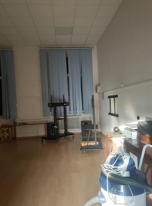 Carrara, doppio raid alle elementari: furti alla Marconi e alla Rodari<br>

