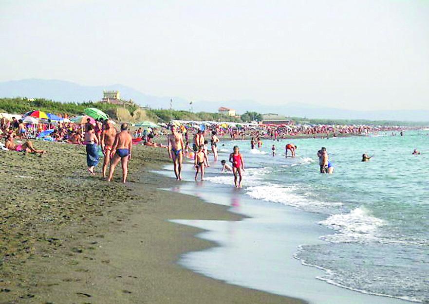 
	Un&nbsp;tratto di spiaggia libera a Marina di Bibbona (foto d&rsquo;archivio)

