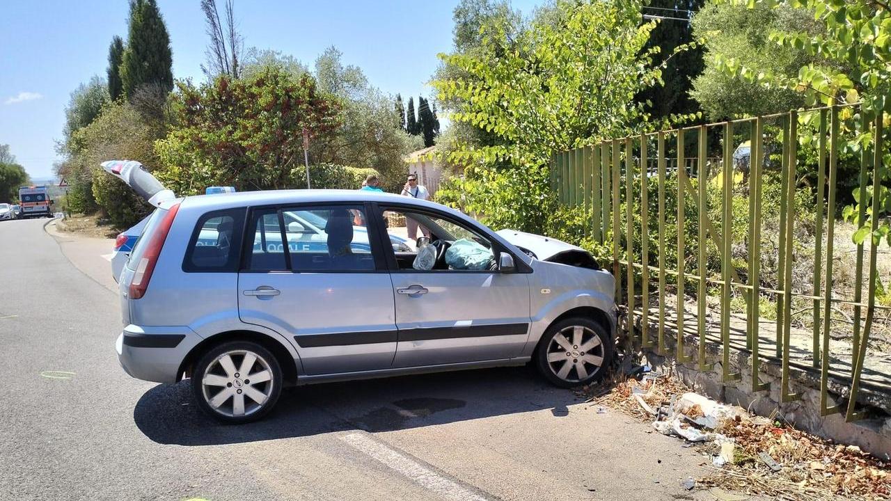 Sassari, scontro davanti all’ospedale “San Camillo”: feriti due automobilisti