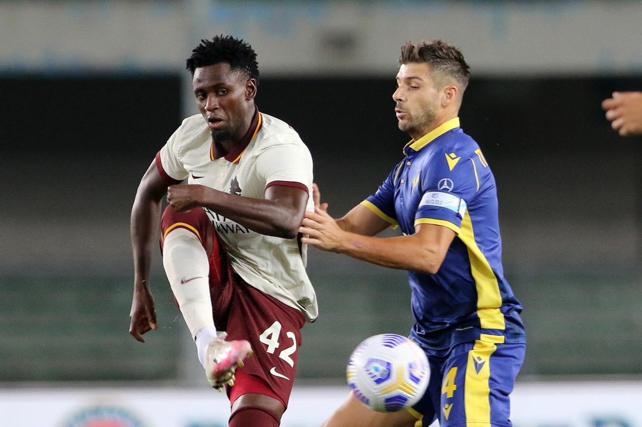 
	Amadou Diawara con la maglia della Roma

