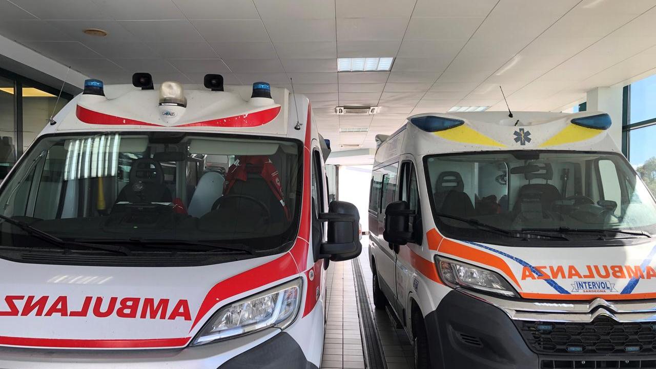 Olbia, donna incinta con una bambina investite in centro