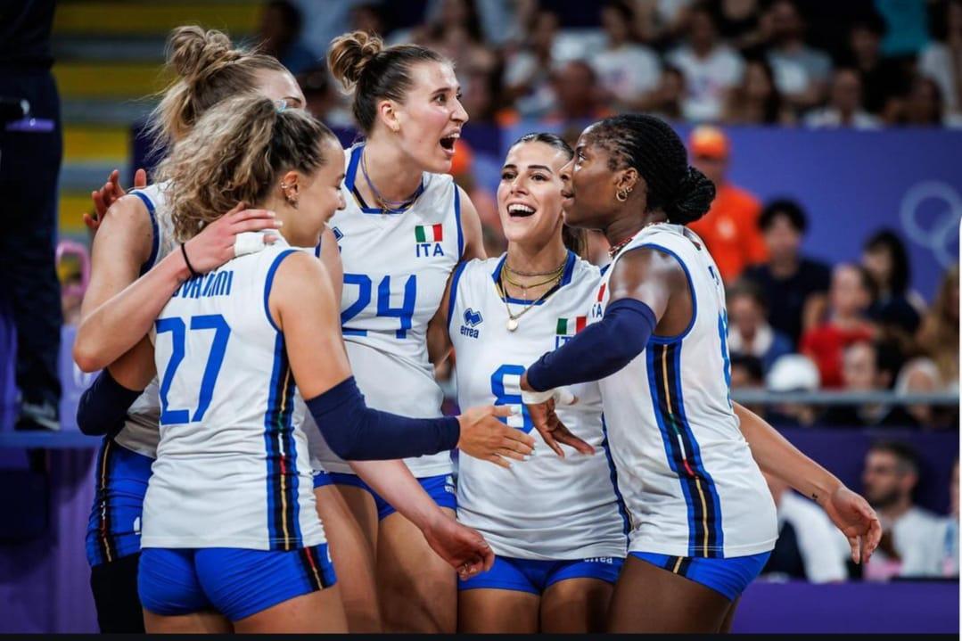 Parigi 2024, l’Italvolley di Alessia Orro vola in semifinale: 3-0 alla Serbia