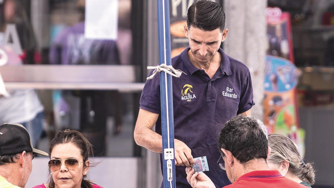 Stagionali sfruttati: «Sottopagati e in alloggi da incubo»