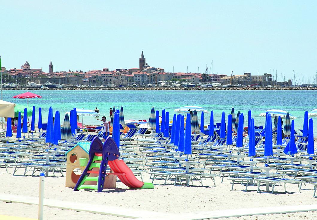 La protesta delle concessioni: ombrelloni chiusi il 9 agosto
