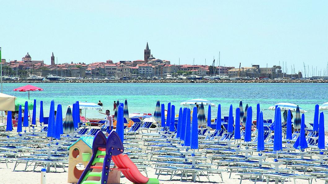 La protesta delle concessioni: ombrelloni chiusi il 9 agosto