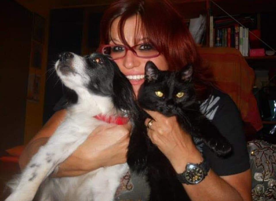 
	Uno scatto di qualche anno fa del gatto Jambo con Lory Castellari

