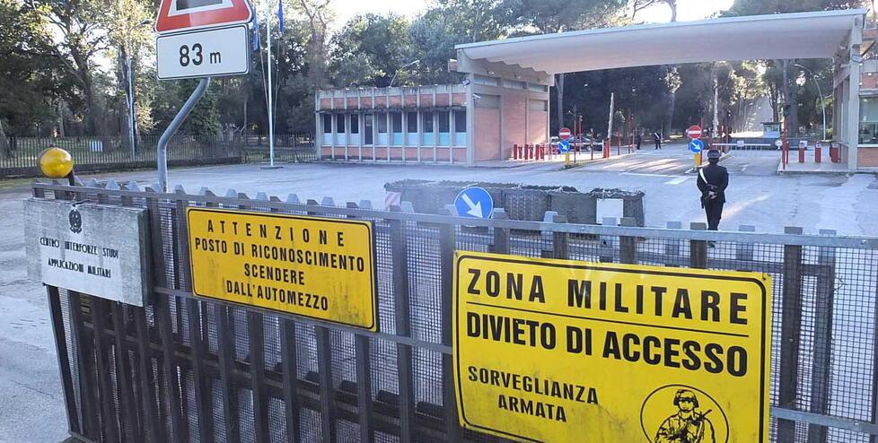 L'ingresso del Cisam dove è prevista la nuova base per i reparti speciali dei carabinieri (Gis e Tuscania)