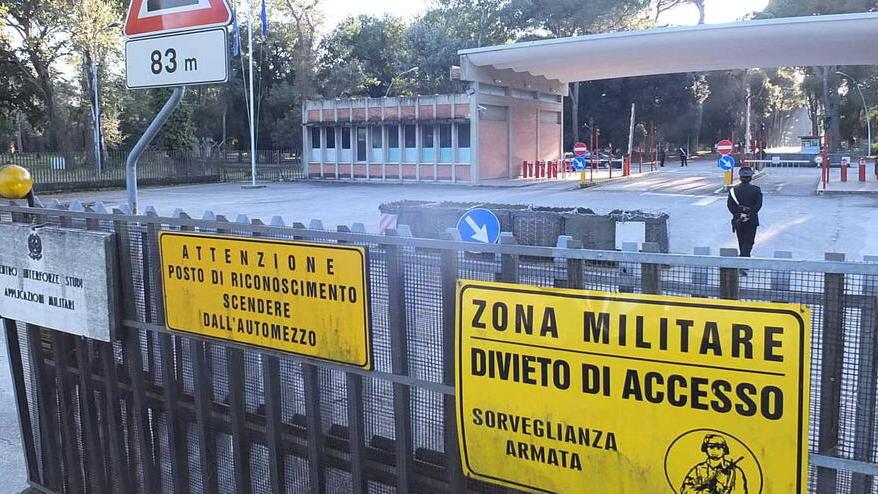 L'ingresso del Cisam dove è prevista la nuova base per i reparti speciali dei carabinieri (Gis e Tuscania)