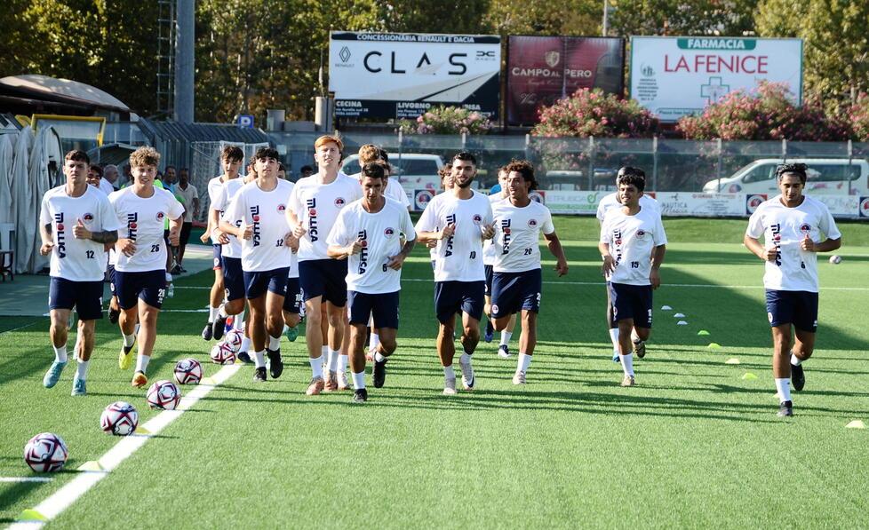 La squadra al primo allenamento (Foto Falorni /Silvi)