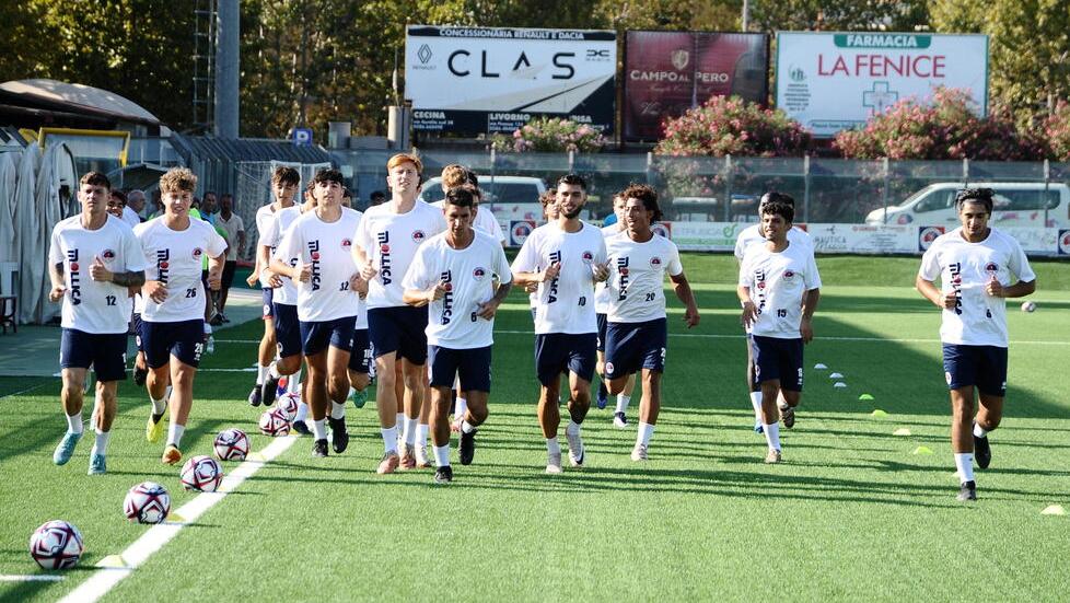 La squadra al primo allenamento (Foto Falorni /Silvi)