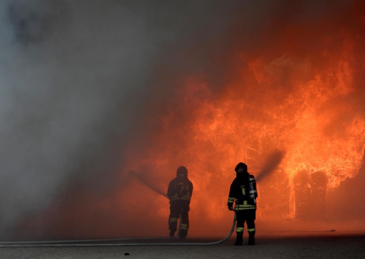 Ollastra, scantinato a fuoco dopo una serata fra ragazzi: indagini dei carabinieri