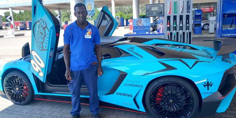 Modena, il benzinaio che non trova casa in affitto. Mezzetti: «Inaccettabile»